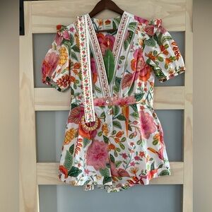 FARM Rio Macaw Bloom Off White Romper Belted Floral Ruffle Sleeve Cotton LG
